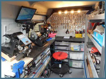 Safe Key Shop Cincinnati, OH 513-494-3059 - 2-mobile-locksmith